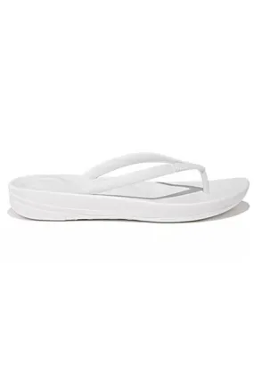 FITFLOP IQUSHION Ergonomic Flip-Flops In Urban White
