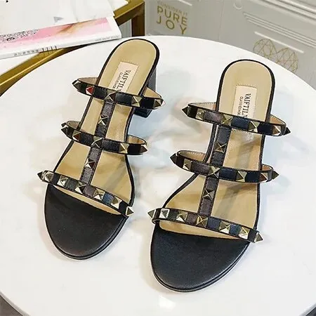 High-End Genuine Leather Flat Sandals: Luxury Open-Toe Style
