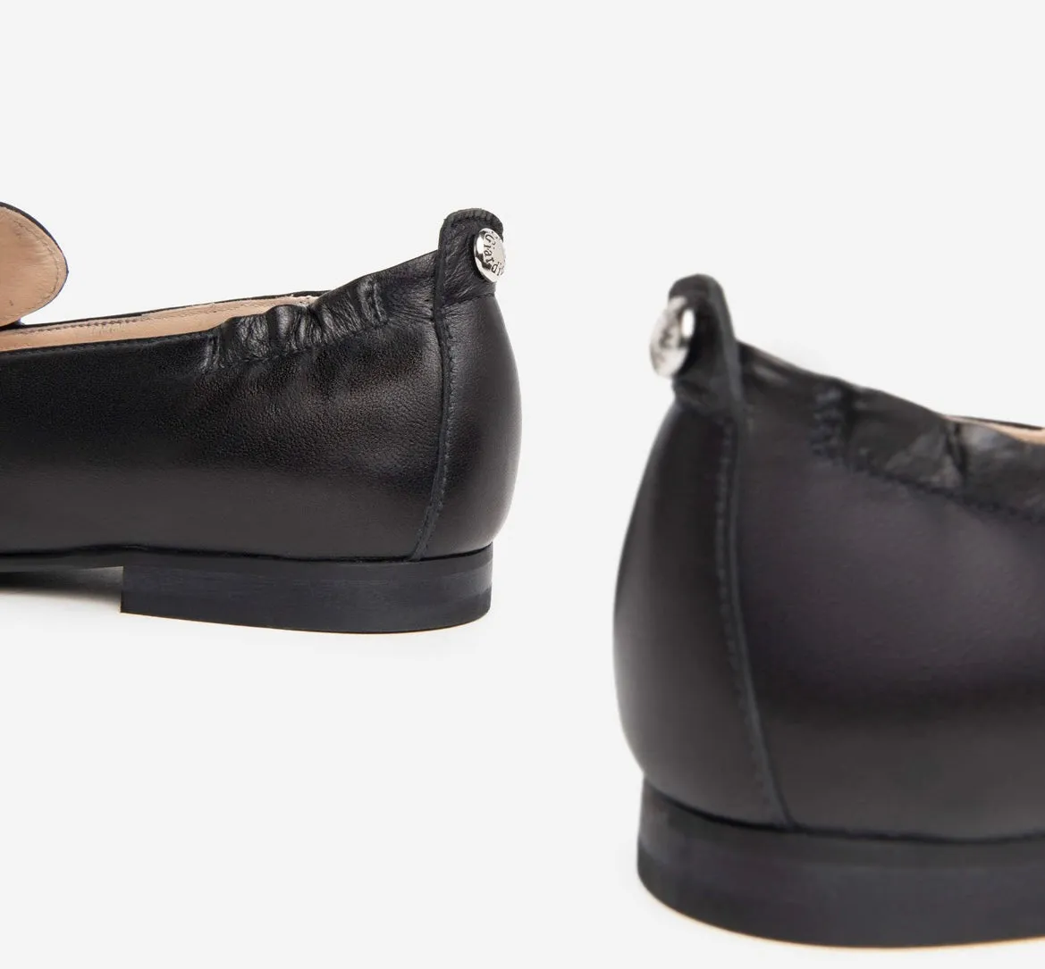Nerogiardini black leather loafers