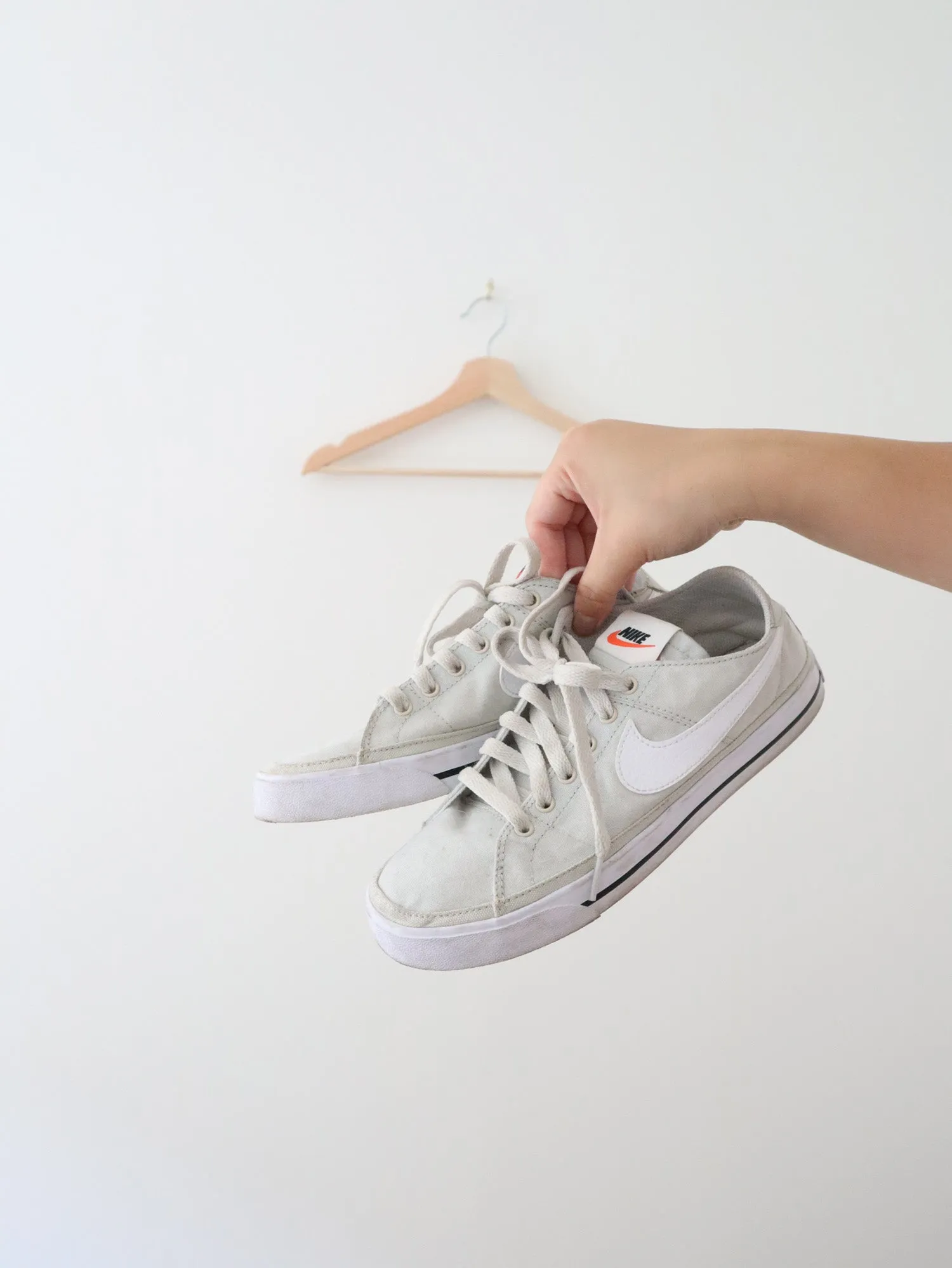 Nike Canvas Casual Sneakers (7.5)